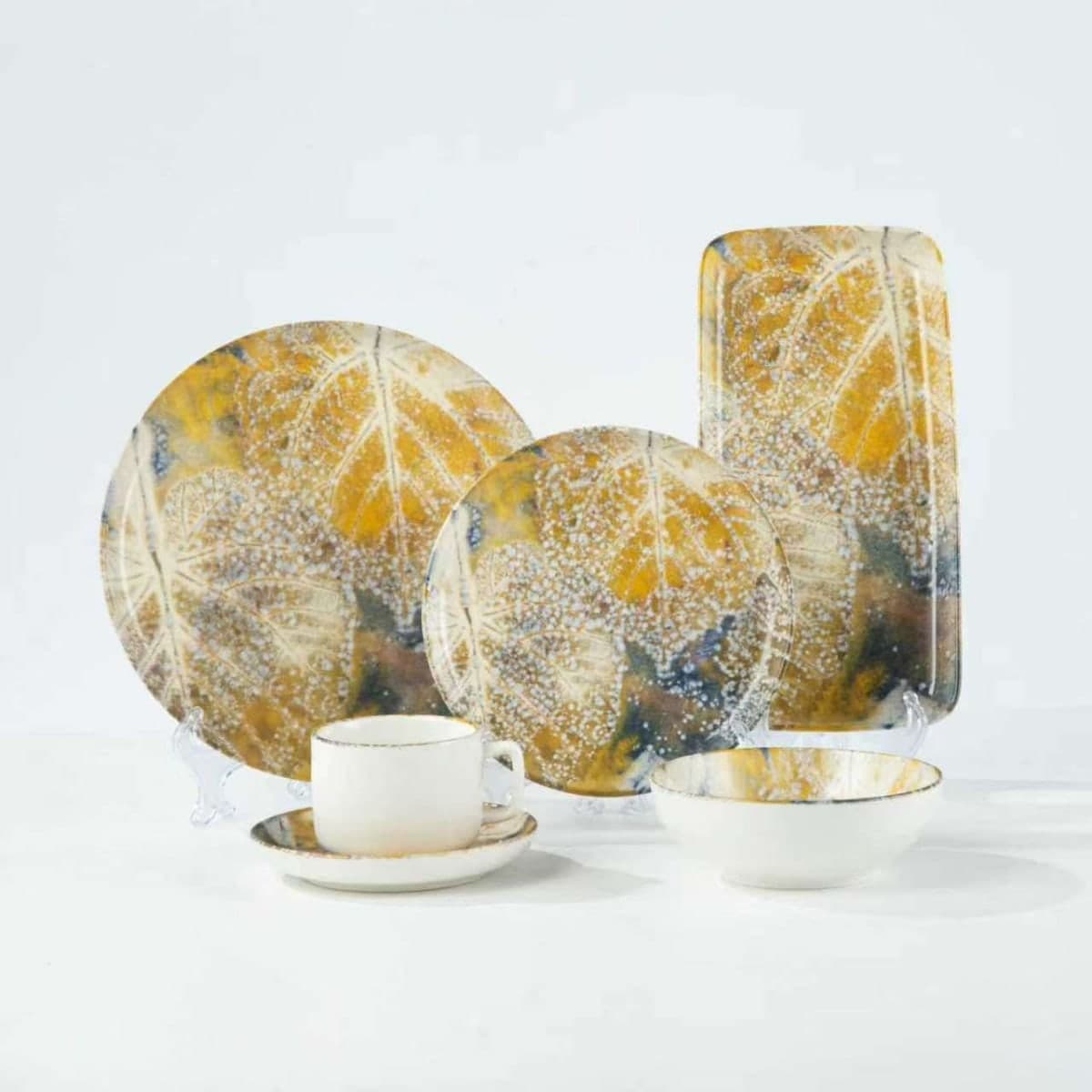 Printed Ceramic Dinnerware Set, 32 Pieces detail 3