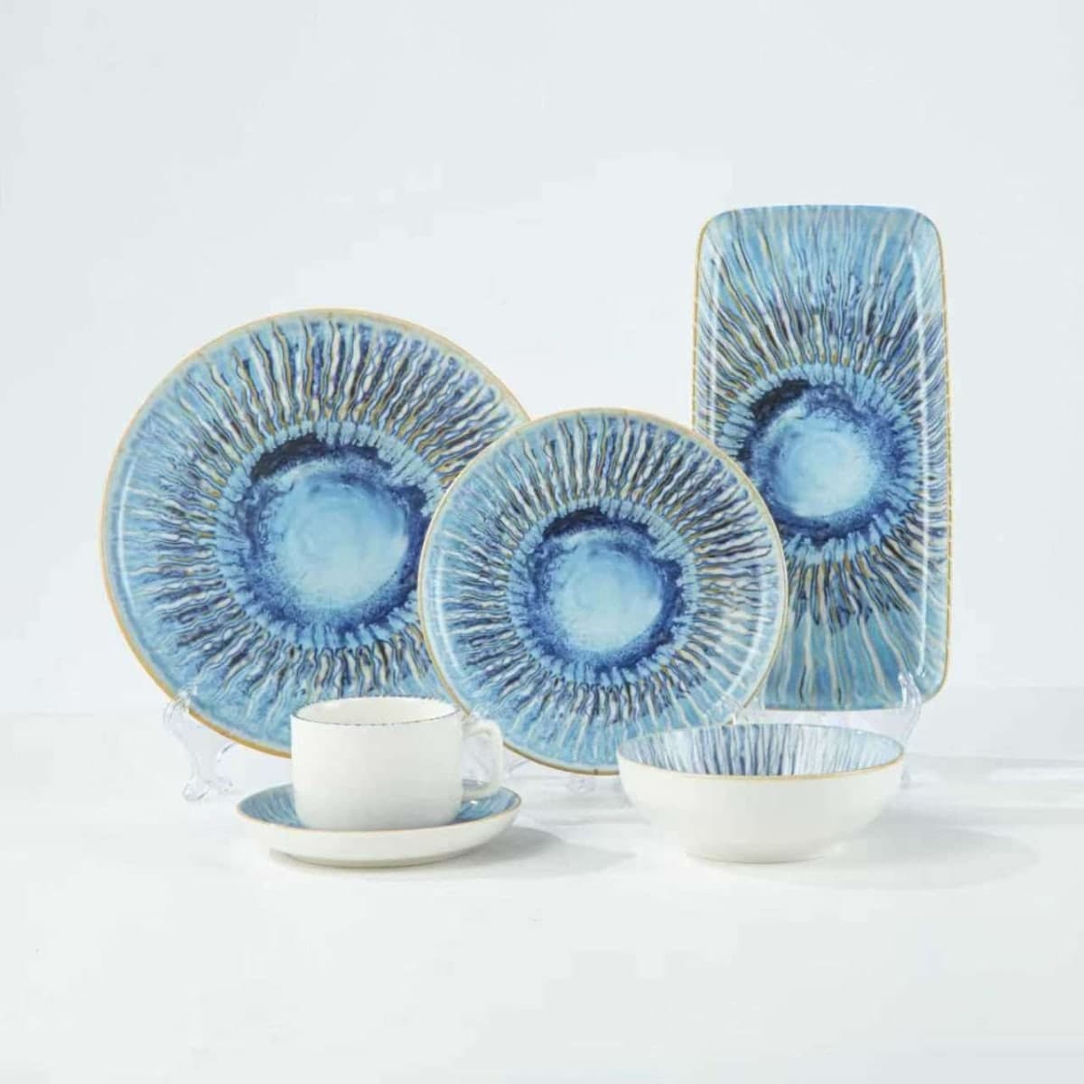 Printed Ceramic Dinnerware Set, 32 Pieces alternate view